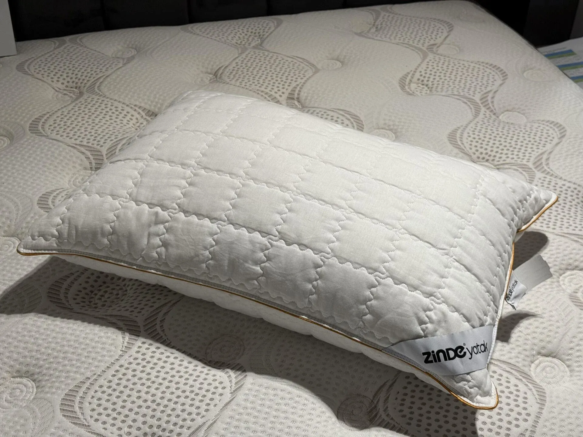 Zinde Yün Yastık 50*70 Saten Tek Biye