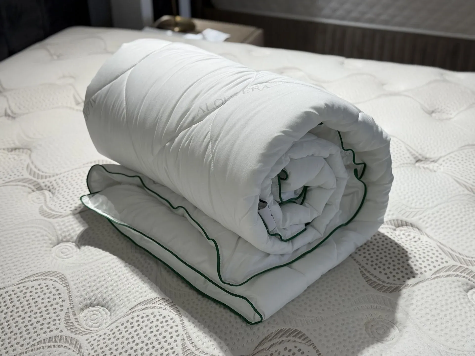 Zinde Aloevera Yorgan 195*215 Saten Tek Biye Çift Kişilik