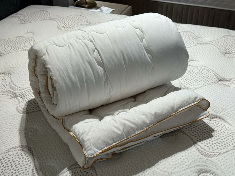 Zinde Yün Yorgan 195*215 Saten Tek Biye Çift Kişilik