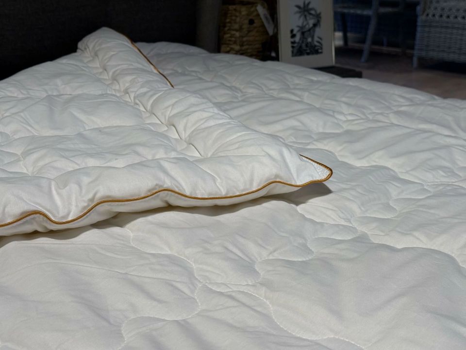 Zinde Yün Yorgan 195*215 Saten Tek Biye Çift Kişilik