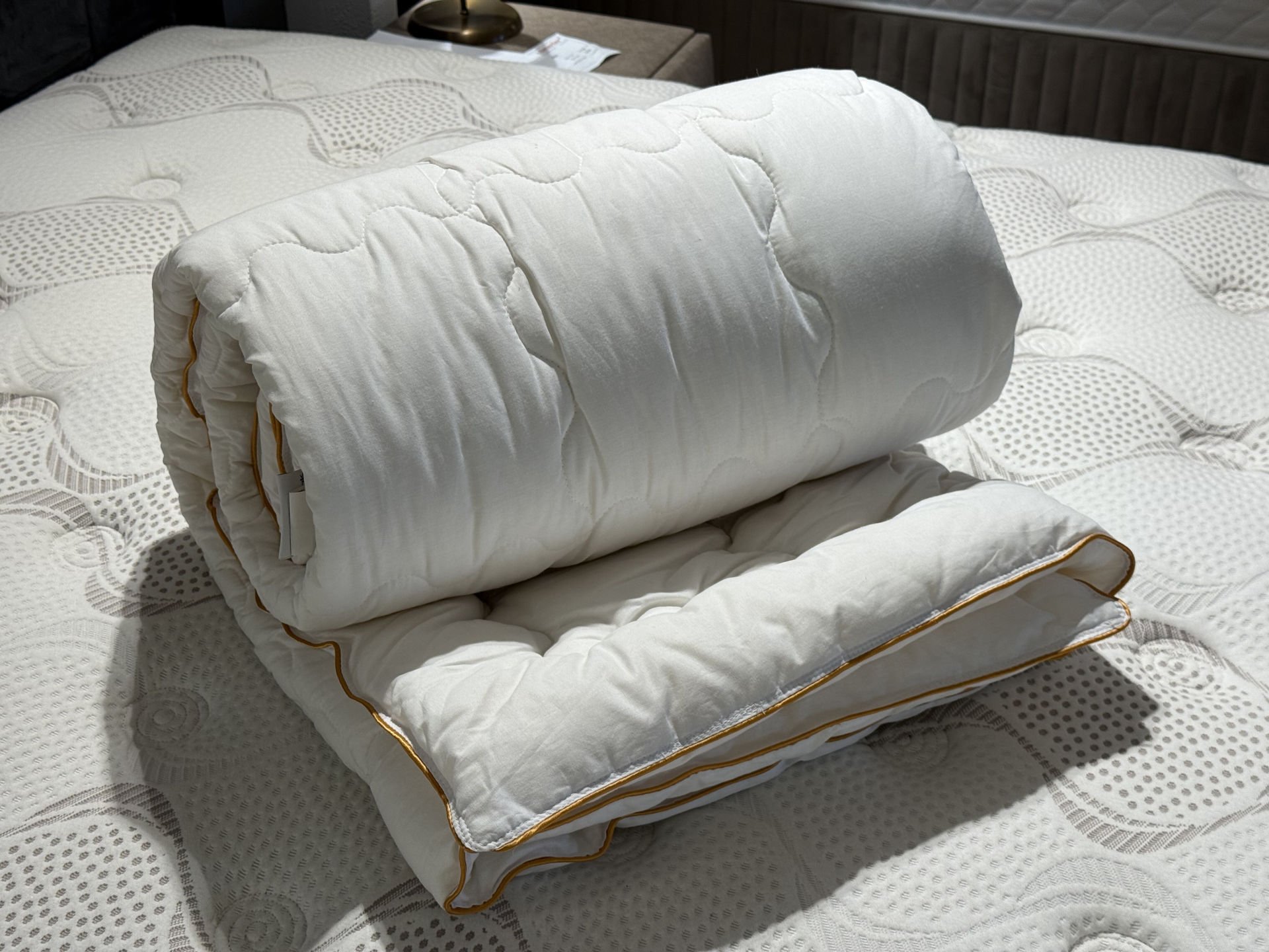 Zinde Yün Yorgan 155*215 Saten Tek Biye Tek Kişilik