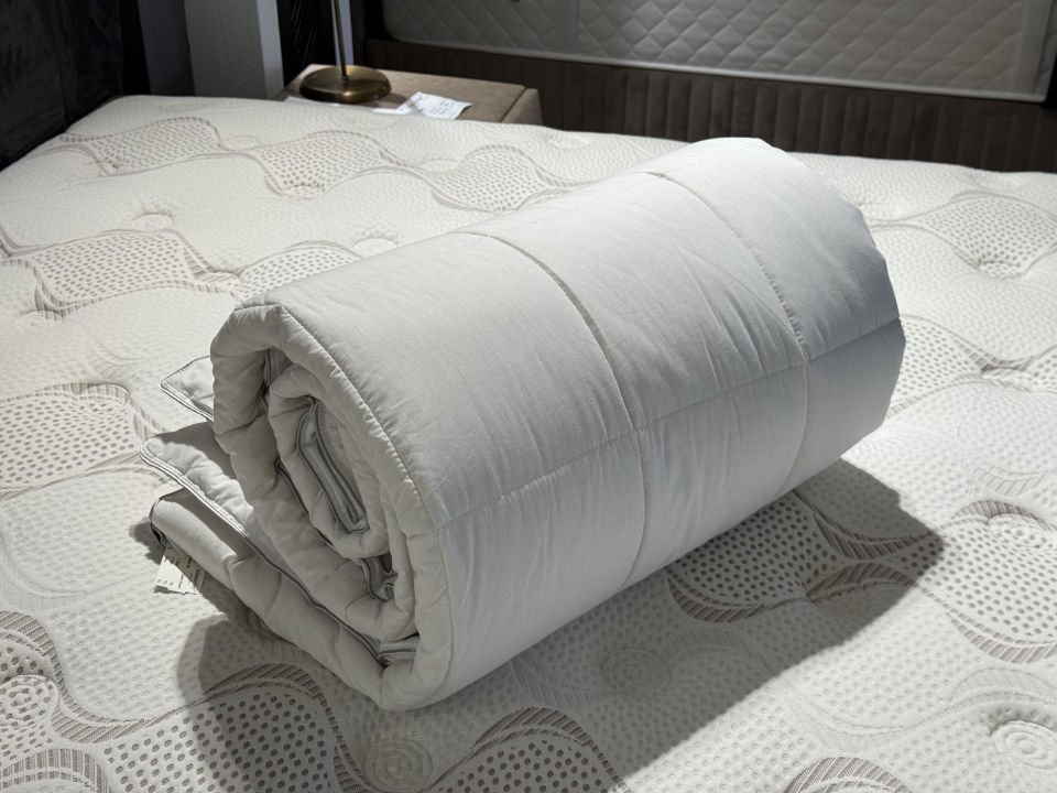 Zinde Pamuk Yorgan 195*215 Saten Tek Biye Çift Kişilik