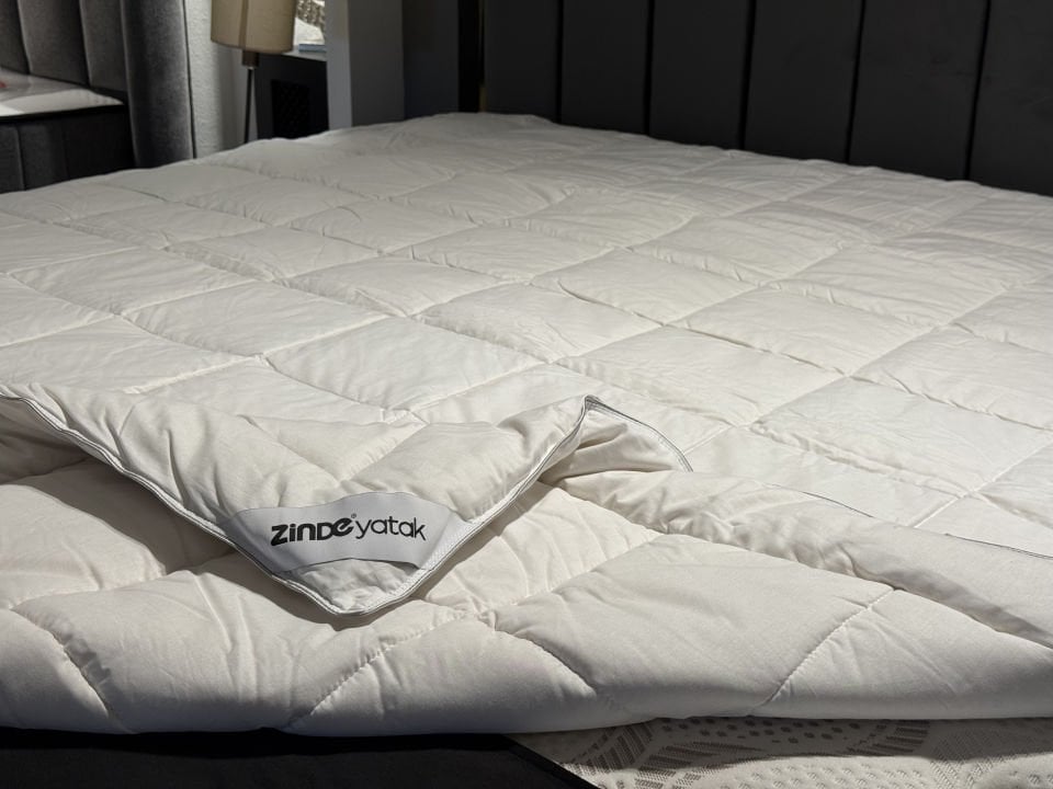 Zinde Pamuk Yorgan 195*215 Saten Tek Biye Çift Kişilik